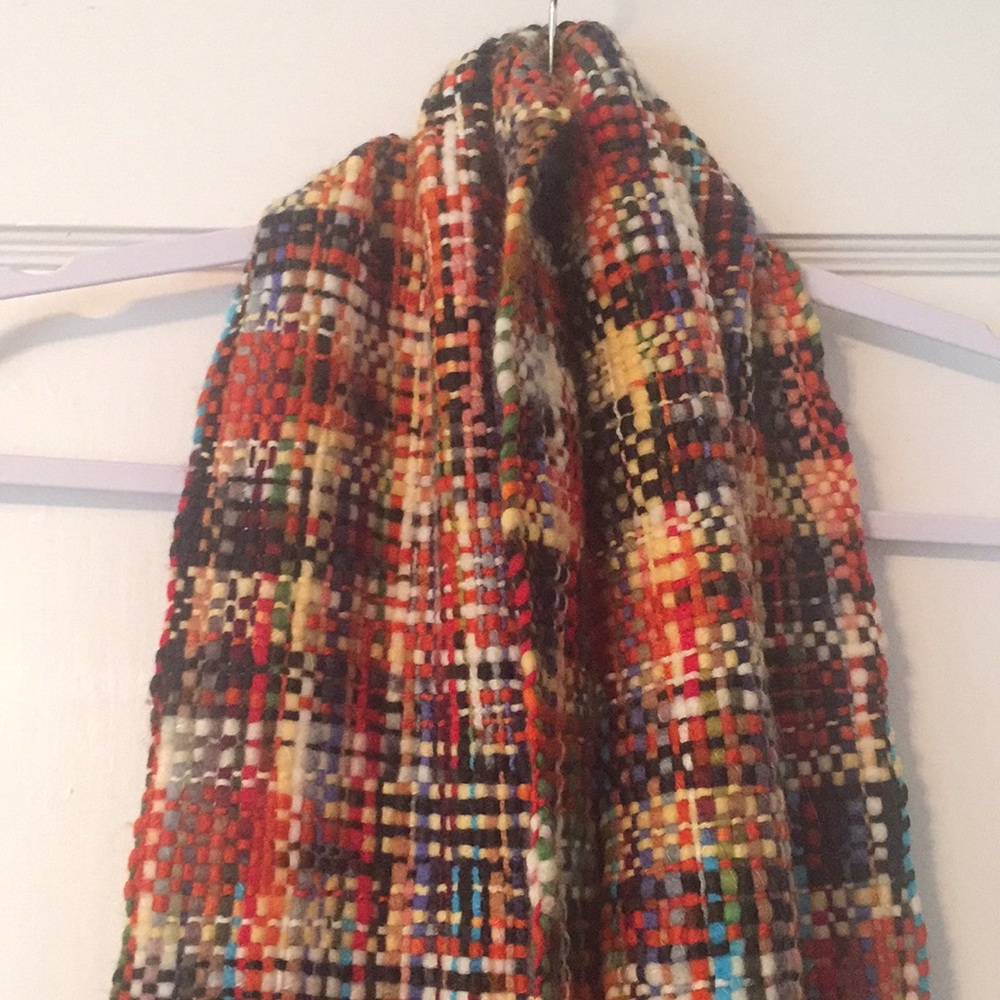 Gorgeous Madison 88 NYC scarf